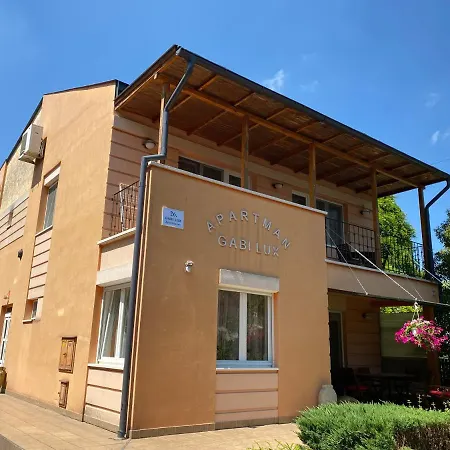 Gabi Lux Apartman *