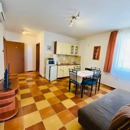Apartment Gabi Lux Apartman *