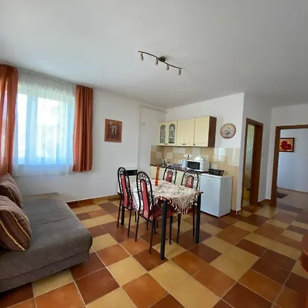 Apartment Gabi Lux Apartman Hajduszoboszlo